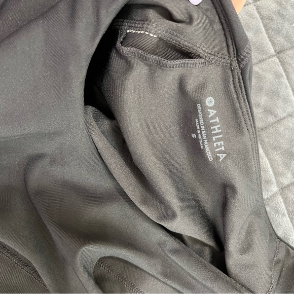 Athleta Women Small Athletic Racerback Conscious Black Crop Top Built in bra b3 - Picture 7 of 7